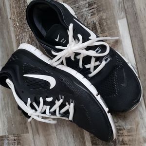 Nike Tennis Shoes/Sneakers